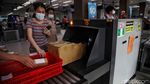 Kesibukan Pelayanan Logistik di Akhir Tahun