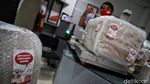 Kesibukan Pelayanan Logistik di Akhir Tahun