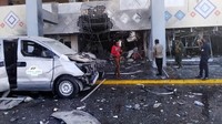 Sebanyak 26 orang tewas dalam ledakan di bandara tersebut. AP Photo/Majid Saleh.