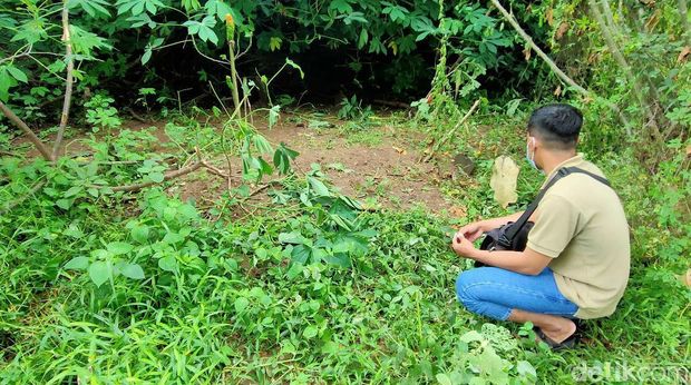 kuburan dempul ponpes lirboyo kediri