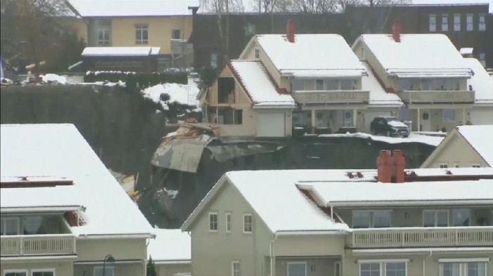 Ngeri! Longsor di Norwegia, Rumah Hancur-Jalan Terbelah