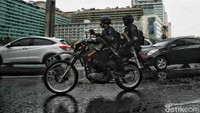 Penyisiran kawasan Bundaran HI dilakukan secara menyeluruh.