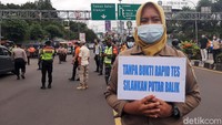 Wisatawan akan diminta memutar arah jika tidak membawa surat keterangan negatif hasil rapid test antigen.