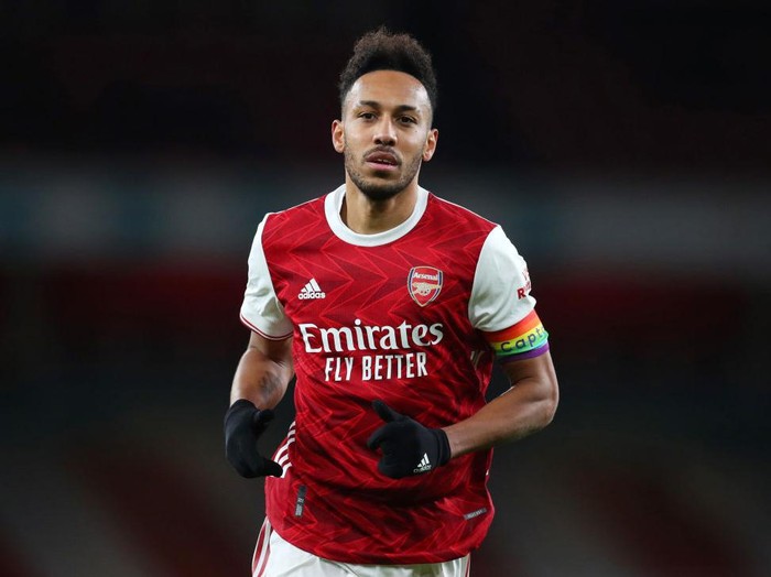 LONDON, ENGLAND - DECEMBER 13: Pierre-Emerick Aubameyang of Arsenal during the Premier League match between Arsenal and Burnley at Emirates Stadium on December 13, 2020 in London, England. A limited number of spectators (2000) are welcomed back to stadiums to watch elite football across England. This was following easing of restrictions on spectators in tiers one and two areas only. (Photo by Catherine Ivill/Getty Images )
