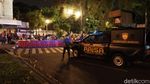 Polisi Bubarkan Paksa Kerumunan di Alun-alun Bandung