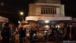 Polisi Bubarkan Paksa Kerumunan di Alun-alun Bandung