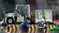 Sebanyak 1,8 juta vaksin tiba pada pengiriman tahap dua ini.