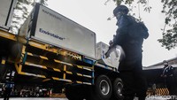 Sementara itu, Menteri Kesehatan Budi Gunadi sadikin menambahkan vaksin COVID-19 yang sudah ada di kantor Bio Farma, Bandung, Jawa Barat pun sudah bisa didistribusikan ke 34 provinsi Indonesia.