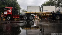 Di tengah pelaksanaan vaksinasi COVID-19 yang dilakukan berbagai negara dunia, Indonesia pun mulai bersiap untuk ikut melakukan vaksinasi COVID-19. Ari Saputra/Detikcom.