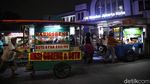 Satpol PP Bubarkan Puluhan PKL di Kota Tua