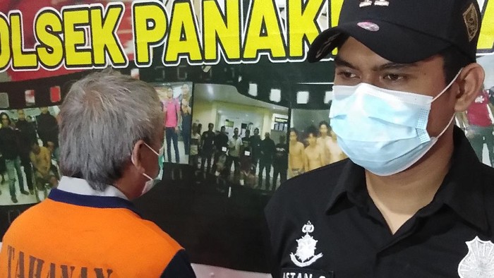Seorang aparatur sipil negara (ASN) inisal J (50) di Makassar, ditangkap polisi.