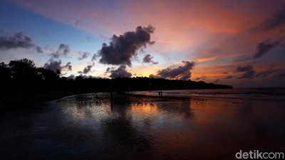 Terpukau Sunset di Pantai Jimbaran