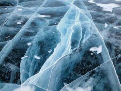 Bbrrr! Suhu Dingin Rusia Capai Minus 50 Derajat, Begini Potret Bekunya