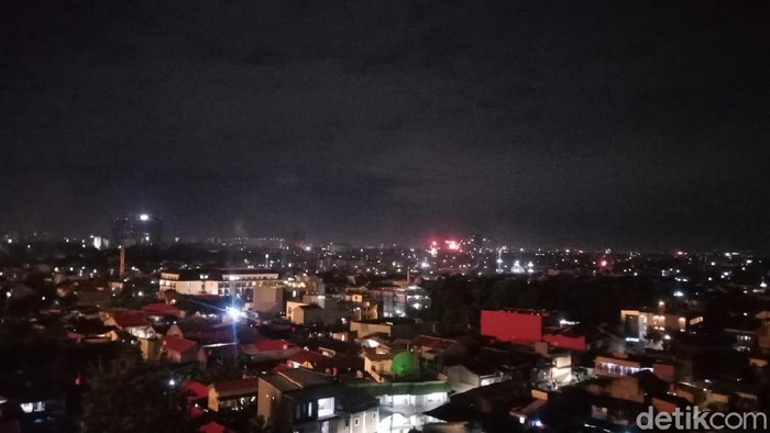 Langit Jakarta di malam pergantian tahun (Vino/detikcom)