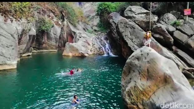 Libur Tahun Baru, Saatnya Menjajal Wisata 'Air' di Bandung Barat