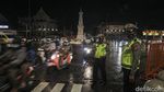 Pergantian Tahun di Simpang Empat Tugu Pal Putih Yogyakarta