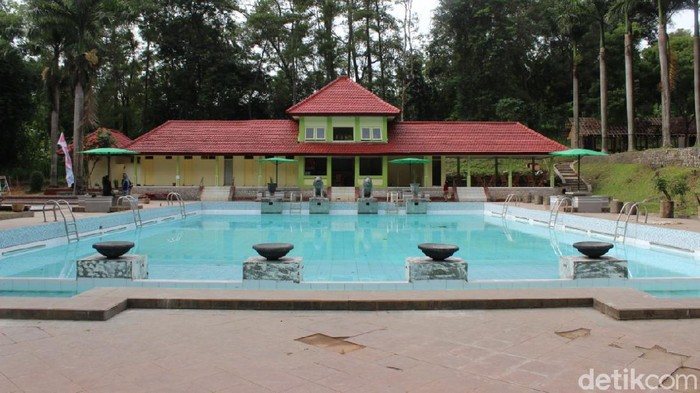 Bagi warga Desa Taman, keangkeran pemandian alam Tasnan sudah menjadi rahasia umum. Pada malam-malam tertentu, warga takut mengunjungi lokasi ini.