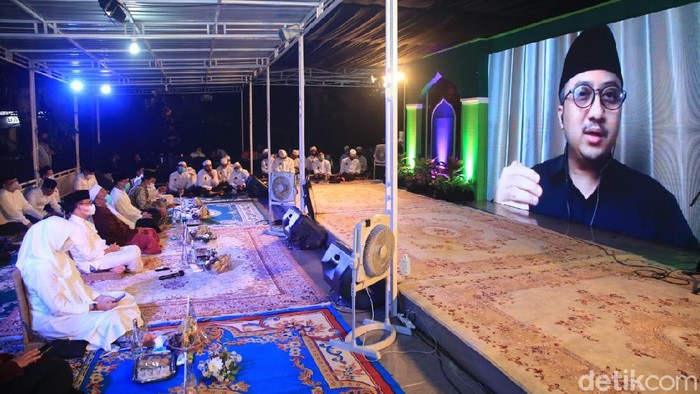 Pemkab Banyuwangi Doa Bersama Ustaz Yusuf Mansur di Malam Tahun Baru