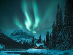 Potret Aurora yang Ajaib