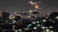 Sejumlah lokasi di Kota Semarang yang biasa menjadi titik keramaian pesta kembang api pada malam pergantian tahun sepi menyusul adanya imbauan dan larangan pesta kembang api dari Pemkot Semarang yang berpotensi menimbulkan kerumunan dan penularan COVID-19. ANTARA FOTO/Aji Styawan.