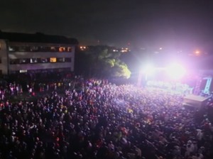 Ribuan Orang di Zimbabwe Berkumpul-Berkerumun Sambut Tahun Baru