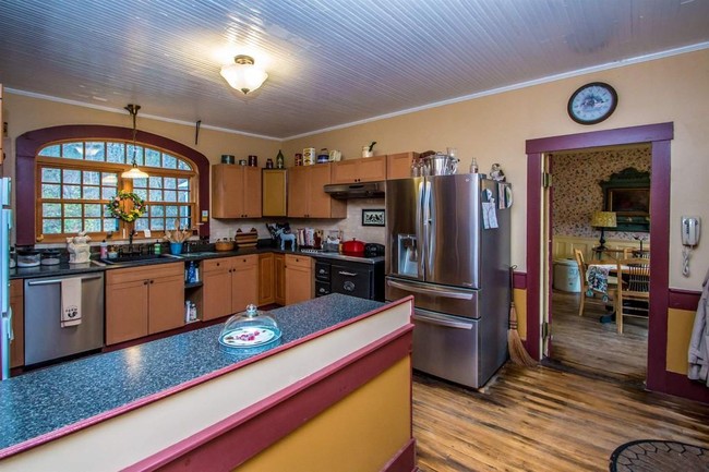 Rumah berusia 150 tahun itu saat ini telah dipasarkan di situs jual beli rumah Realtor.com. Menurut keterangan dalam listing tersebut, rumah ini dibangun pada tahun 1880 dan merupakan bekas Penjara Essex County. Foto: Realtor.com