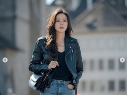 8 Foto Cantiknya Son Ye Jin yang Resmi Pacaran dengan Hyun Bin