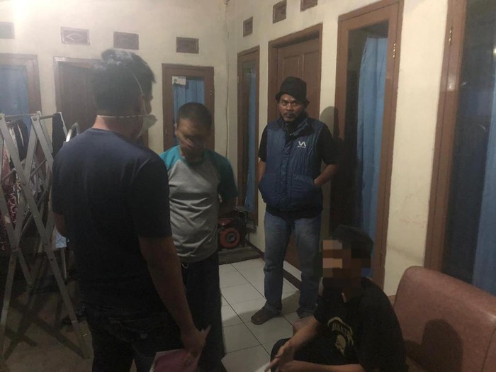 Tersangka pelaku kasus video parodi Indonesia Raya, MDF, ditangkap polisi. (Dok Istimewa)