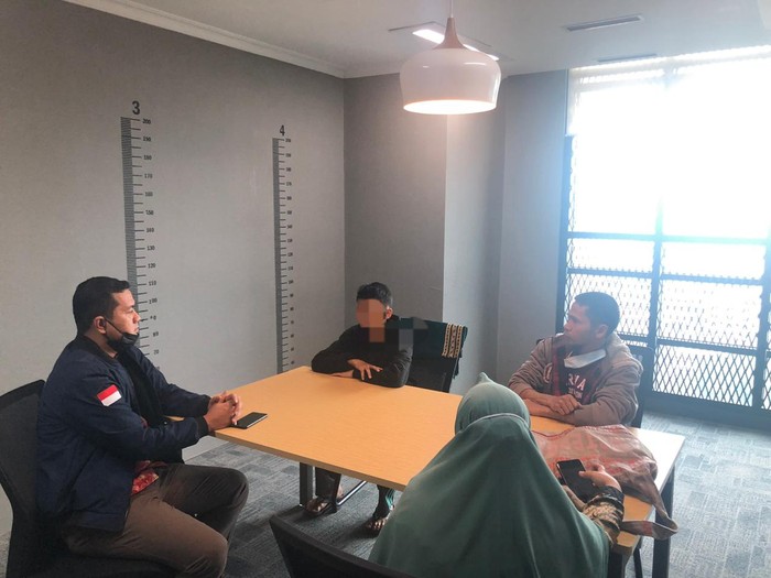 Parodi adalah