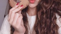 Selain hobi ngemil keripik dan pizza, Nadin juga tak bisa lepas dari cookies cokelat yang istimewa. Foto: Instagram @cakeine
