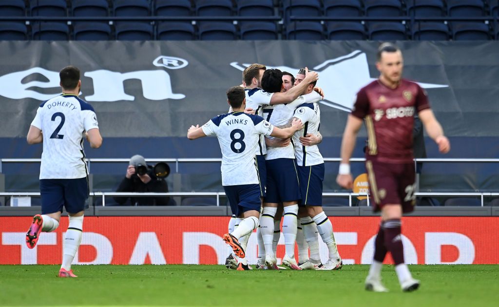 LONDON, ENGLAND - JANUARY 02: Toby Alderweireld of Tottenham Hotspur celebrates with teammates after scoring their team's third goal during the Premier League match between Tottenham Hotspur and Leeds United at Tottenham Hotspur Stadium on January 02, 2021 in London, England. The match will be played without fans, behind closed doors as a Covid-19 precaution. (Photo by Andy Rain - Pool/Getty Images)