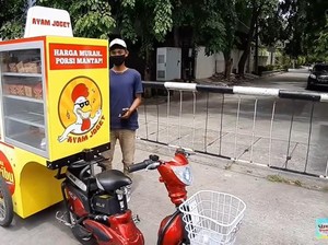 Keren! Ayam Geprek Dijual Keliling Pakai Motor Listrik
