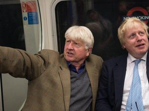 Inggris Keluar Uni Eropa, Ayah PM Johnson Ajukan Permohonan Jadi WN Prancis