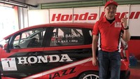 Sementara untuk posisi krusial Sekertaris Jendral, Bamsoet mengatakan biarkan itu nanti diumumkan langsung oleh tim formatur. Kini tim itu juga tengah menggodok untuk posisi Sekjen karena posisinya yang harus bekerja ekstra demi kemajuan IMI ke depan. Disinggung nama A. Judiarto yang pernah 2 periode menjabat Ketua IMI DKI Jaya, sebagai calon kuat Sekjen-nya, Bamsoet no comment. Foto: dok. IMI