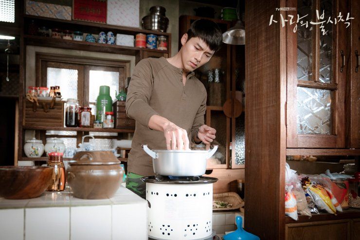 Di 'Crash Landing on You', Ini 7 Makanan Favorit Son Ye Jin dan Hyun Bin