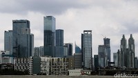 Lansekap gedung perkantoran di Jakarta, Sabtu (1/2/2021).