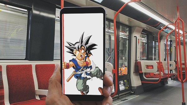 Keren! Karakter Ikonik Menyatu dengan Kehidupan Nyata Pakai Ponsel