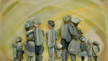 Adalah Szilajka Ersebet seorang seniman asal Hungaria yang menyusun batu-batu kerikil menjadi karya seni yang menakjubkan. Foto: Dok. Szilajka Erzsebet