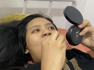 Viral Ibu Melahirkan dengan Santuy Sambil Makeup, Endingnya Suami Nangis