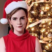 Setelah mencarinya di internet, Kari pun mengakui bahwa wajah mereka memang mirip. 19 tahun kemudian, Kari masih aja dimirip-miripkan dengan Emma Watson. Untungnya, Kari tidak mempermasalahkan. Foto: Instagram @kariellex