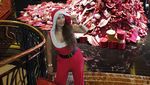 Momen Kiki Fatmala Rayakan Natal