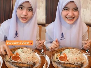 Makan Pakai Bahasa Thailand, Ukhti Ini Digombalin Netizen Indonesia