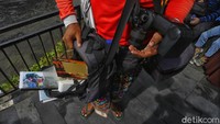 Mereka mengaku sejak pandemi maksimal hanya mencetak 10 lembar foto. Padahal 10 lembar foto sebelum pandemi tidak ada apa-apanya.