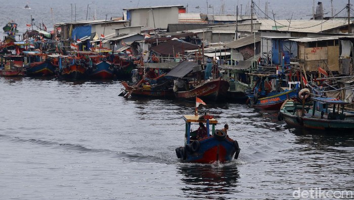 Nasib Nelayan Indonesia di 2021 Nelayan di Indonesia didominasi oleh nelayan skala kecil yang menggunakan kapal perikanan kecil (di bawah 10 GT). Bagaimana nasib mereka di 2021?