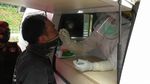 Pemeriksaan Rapid Antigen di Perbatasan Subang-Bandung