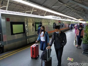 Antisipasi Arus Balik Libur Nataru, Daop 8 Tambah KA dan Petugas Rapid Antigen