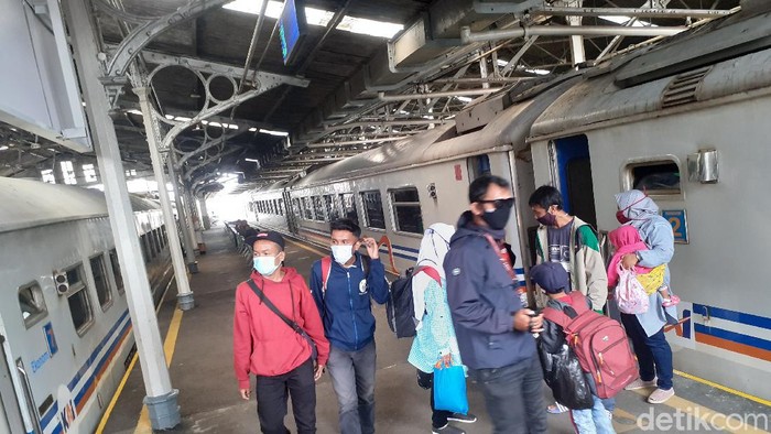 PT KAI Daop 2 Bandung prediksi arus balik terjadi besok