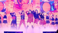 Ini juga jadi penampilan perdana Irene usai isu mean girls yang menerpanya. (Foto: dok. Instagram @smtown)