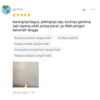 Reviewnya jadi agak nggak nyambung sama barang yang dibeli ya bund.. Yang dikomentarin malah si abang kurirnya. Auto bengek! Foto: Instagram/@dramaolshop
