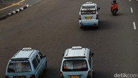 Sanksi yang bisa menjerat pengendara mengacu pada undang-undang 22 tahun 2009 tentang Lalu Lintas dan Angkutan Jalan. Rp 250 ribu bagi motor dan Rp 500 ribu untuk mobil.